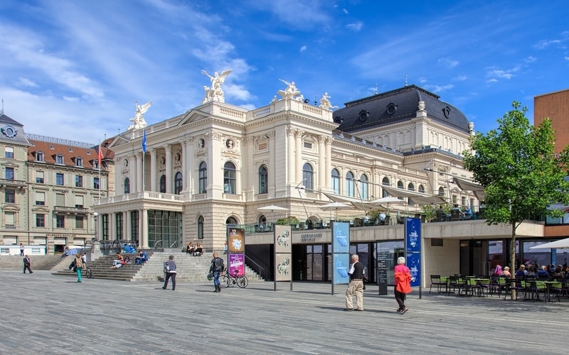 Zürih Opera Binası