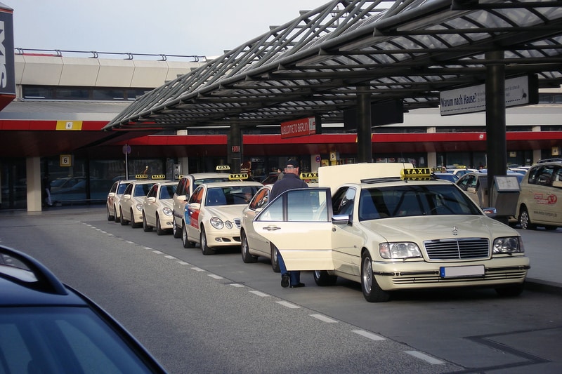 Berlin Tegel Havaalanı, Taksi