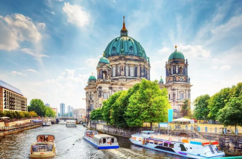 Berlin Katedrali Hakkında Bilgiler