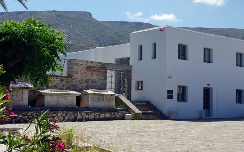 Paros Adası Hakkında Bilgiler