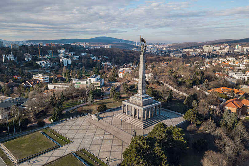 Slavin Savaş Anıtı